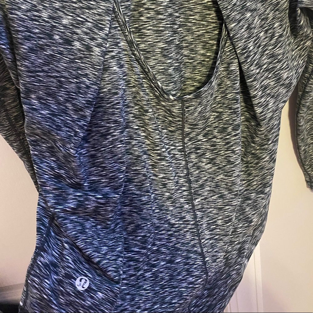 RARE: LULULEMON LONG SLEEVE OPEN BACK